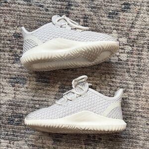 Adidas Kids Gray/Cream Sneakers Size 6K